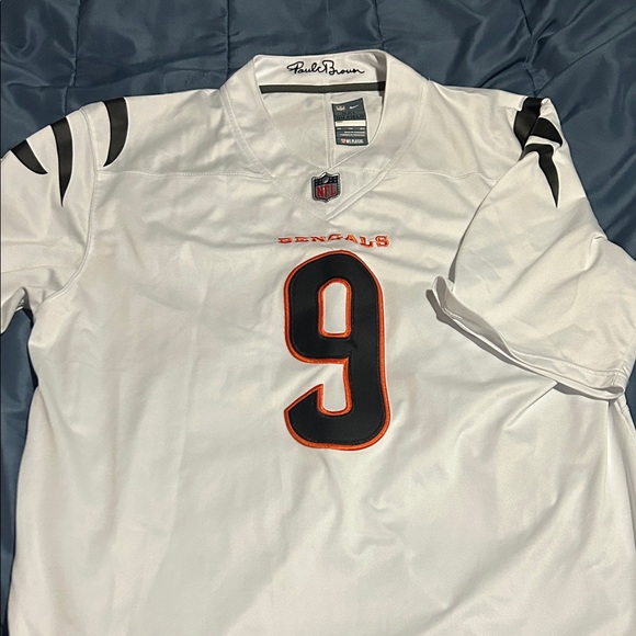NFL White Jersey with Black and Silver Details - Picture 1 of 5